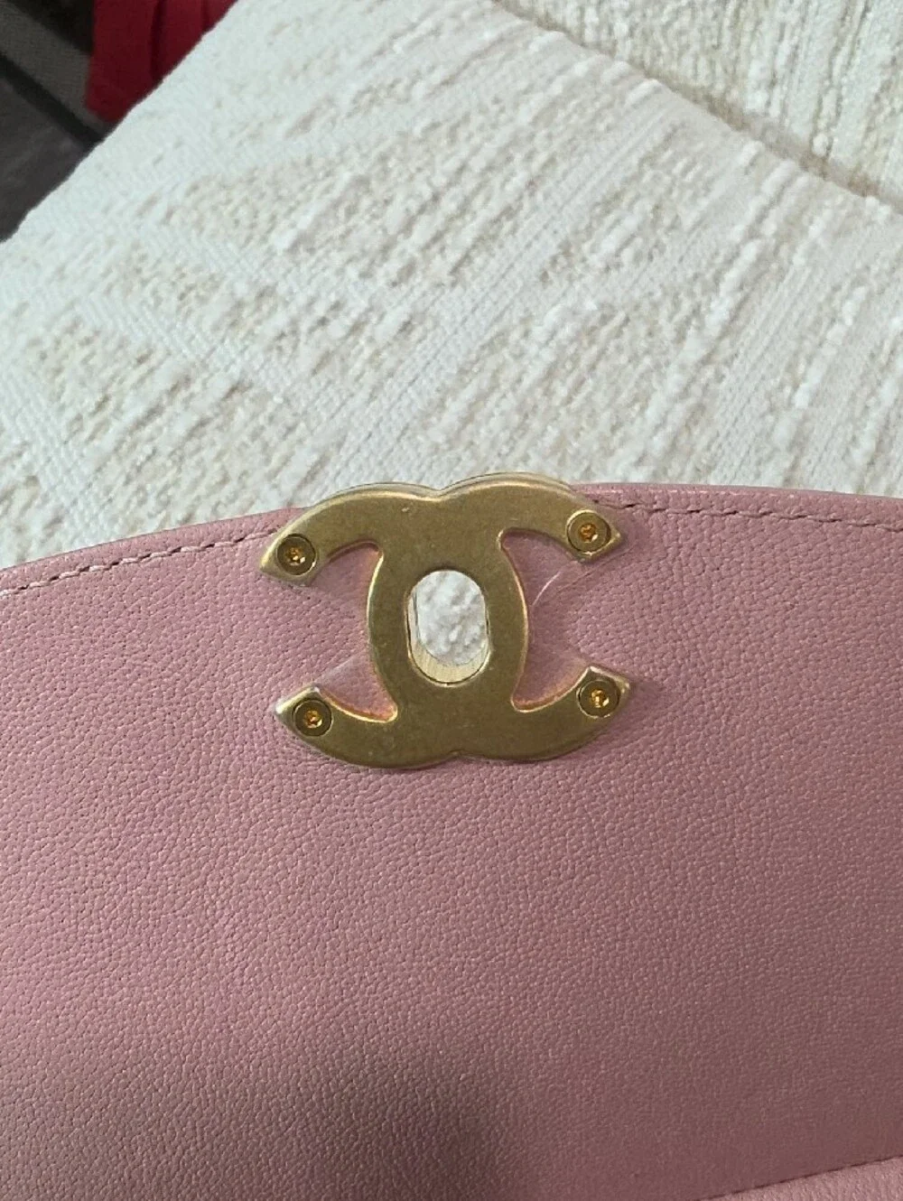 CHANEL Pink Quilted Leather Shoulder Bag with Gold Chain and CC Lock